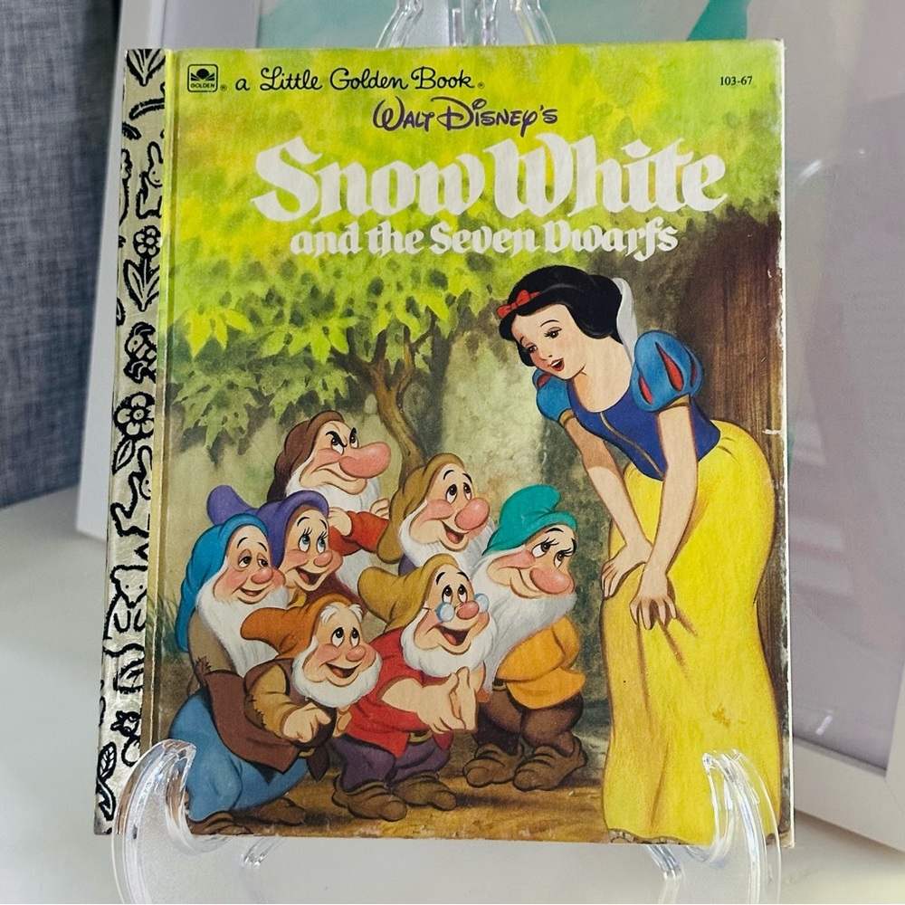 Walt Disney’s Snow White & the Seven Dwarfs A Little Golden Book